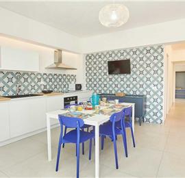 3 bedroom seaside apartments in Sicily, sleeps 6